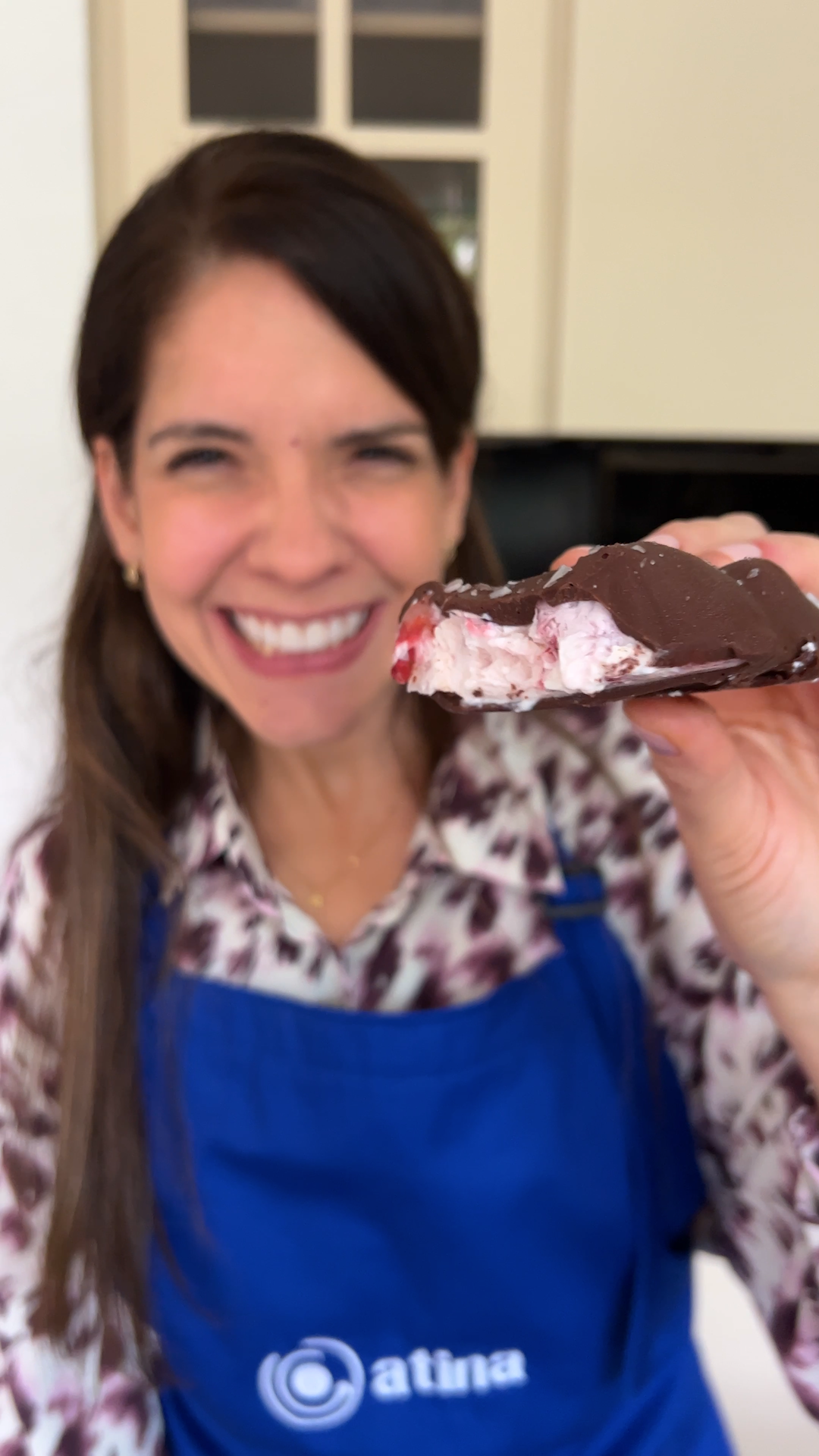 Bites de fresa y yogurt cubiertos con chocolate